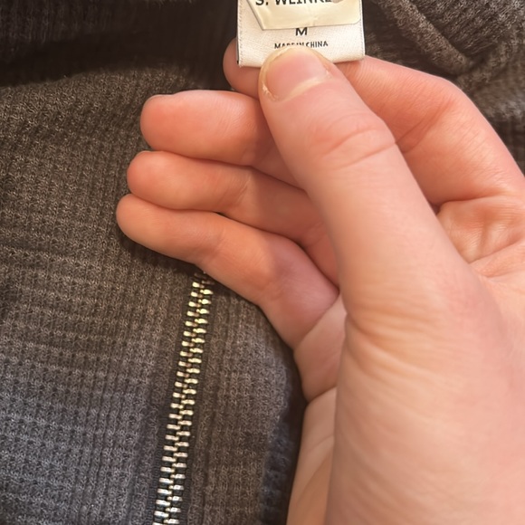 Limited edition aritza zip up - Picture 3 of 3